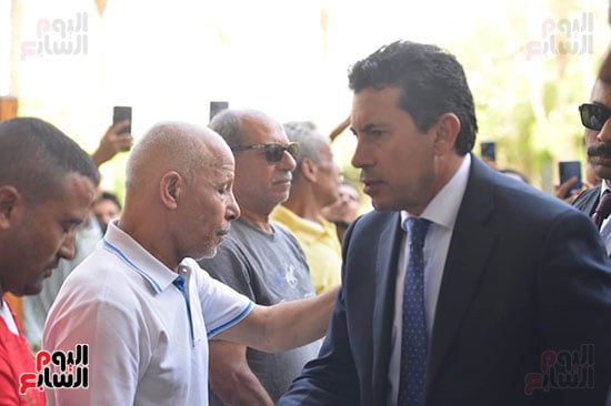 Ahmed Al-Ajouz with the Minister of Sports