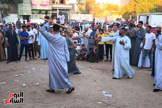 شاهد متعة حلقات لعبة التحطيب في احتفالات المولد النبوى