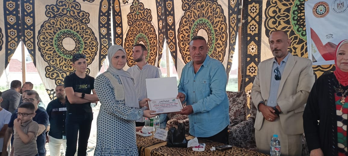 جزء من تكريم الطلبة جزء من تكريم الطلبة