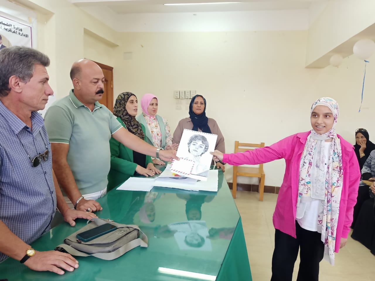 ورشة فنيه ضمن مبادرة بداية