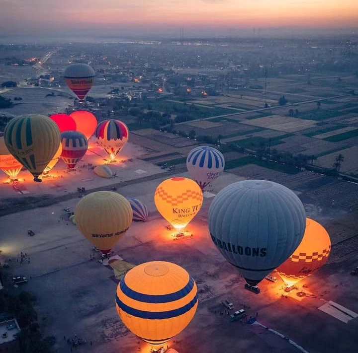 تحليق 45 رحلة بالون طائر تقل 1100 سائح بالبر الغربى