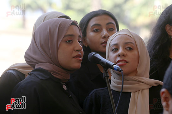 فريق كورال جامعة القاهرة بأول يوم دراسي