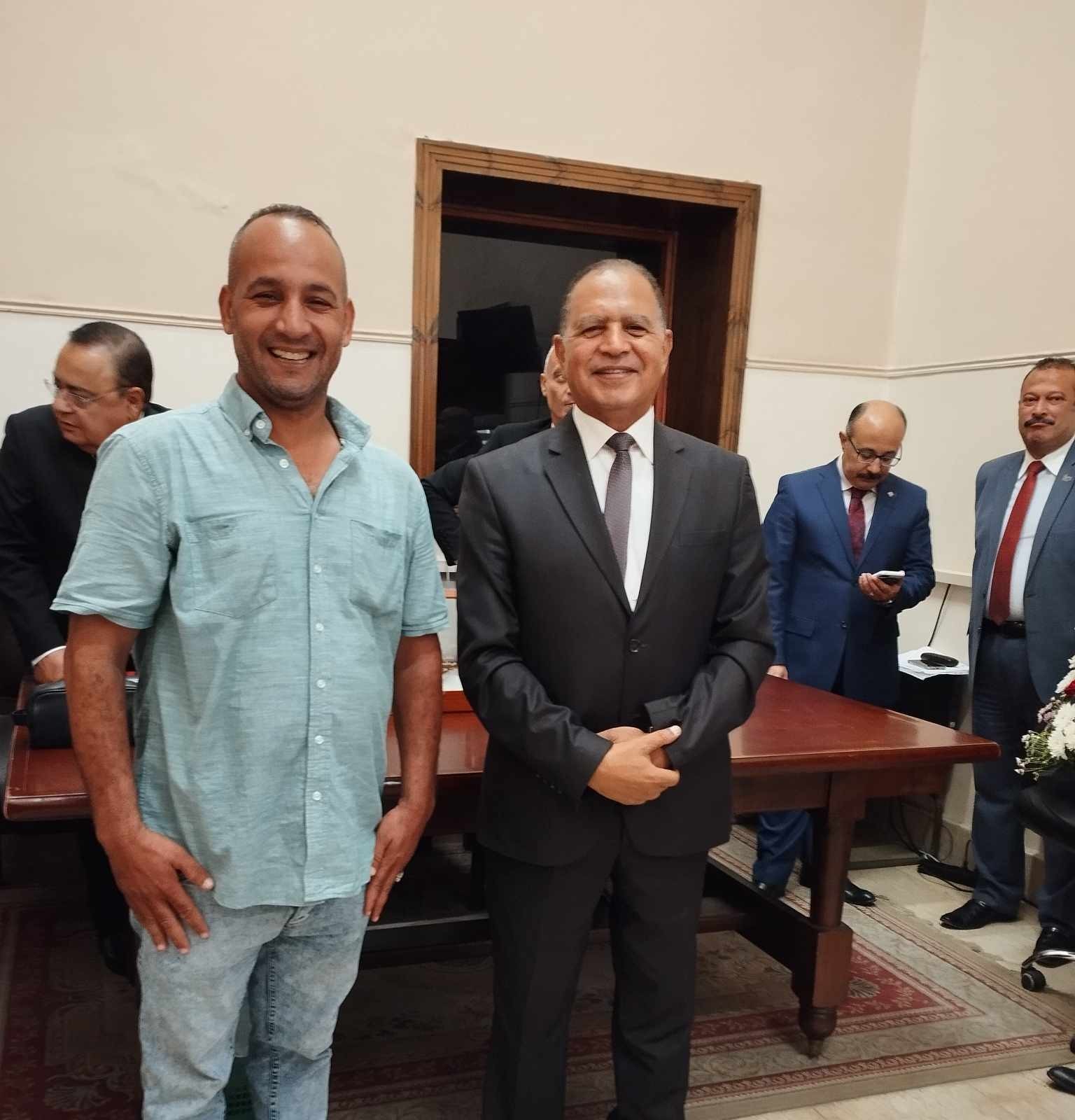 مراسل اليوم السابع مع المستشار محمد السيد محجوب رئيس محكمة الجنايات_1 مراسل اليوم السابع مع المستشار محمد السيد محجوب رئيس محكمة الجنايات_1