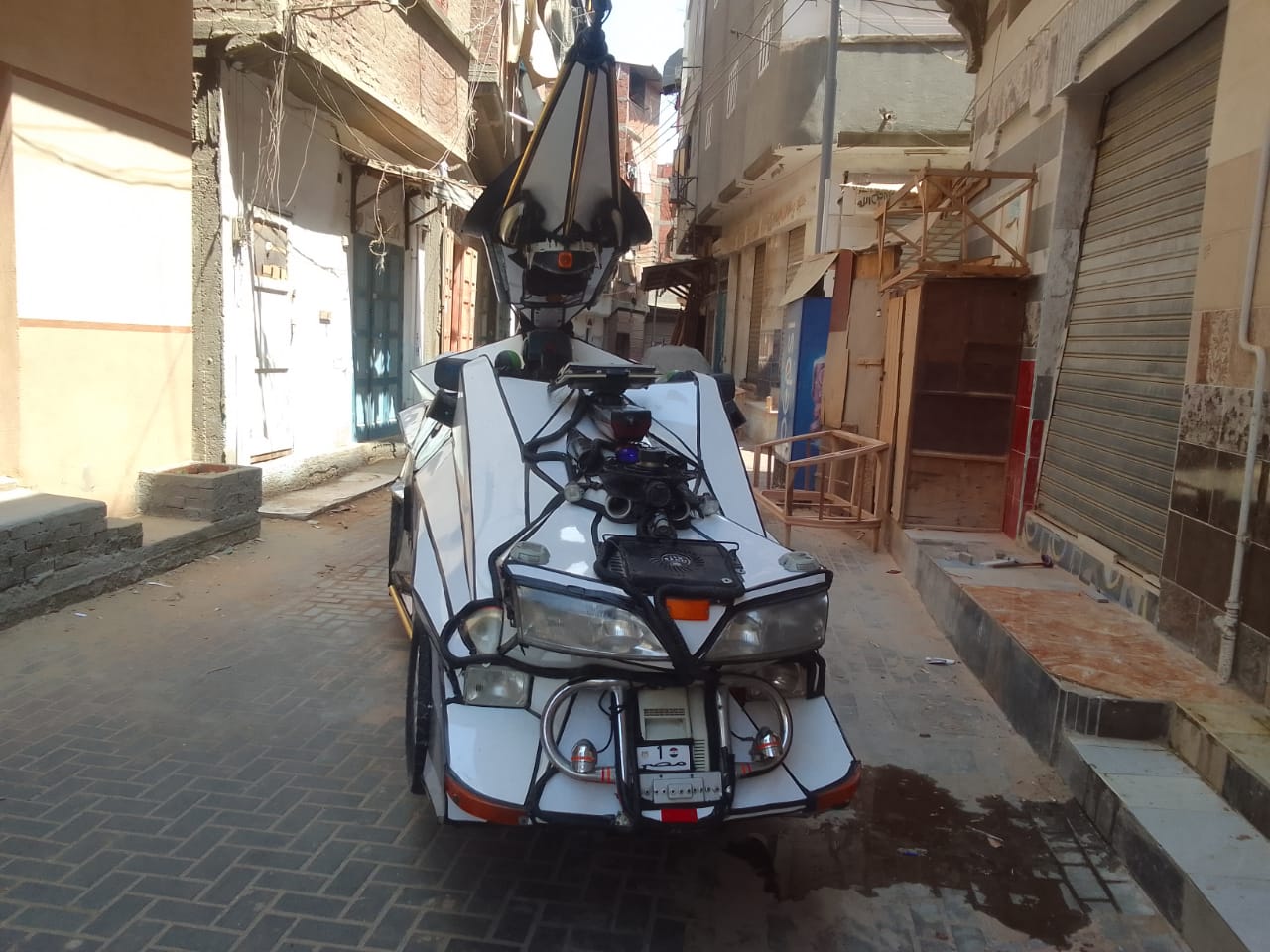 دراجة هوائية تتحول الى مركبة خاصة من بقايا الاخشاب دراجة هوائية تتحول الى مركبة خاصة من بقايا الاخشاب