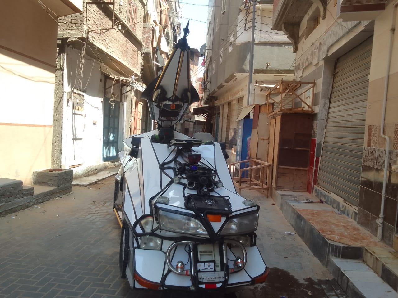 صانع أنتيك يحول دراجته إلى تحفة فنية من بقايا الاخشاب صانع أنتيك يحول دراجته إلى تحفة فنية من بقايا الاخشاب