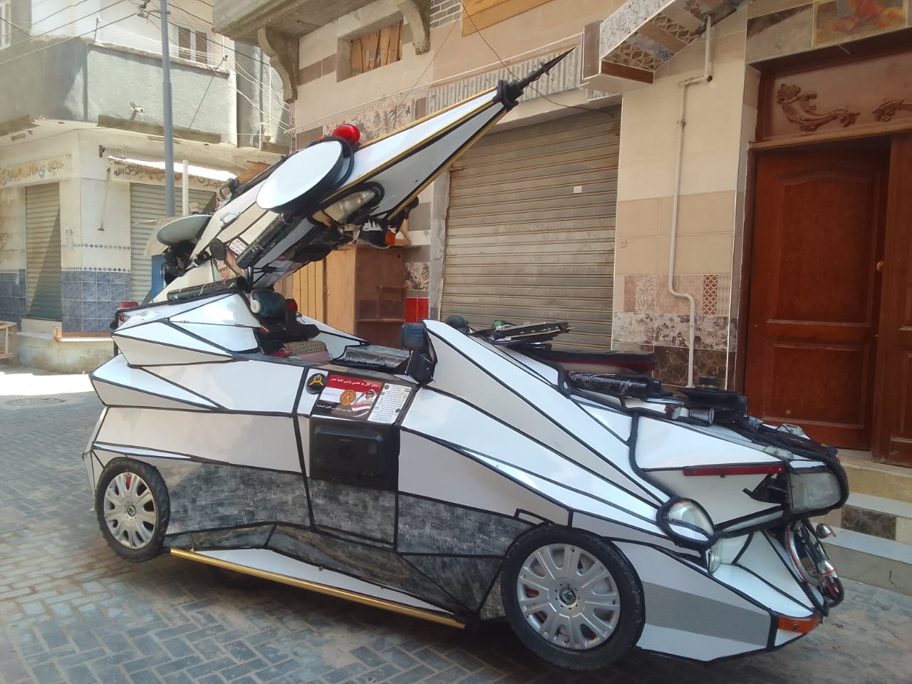 دراجة هوائية من بقايا الأخشاب دراجة هوائية من بقايا الأخشاب