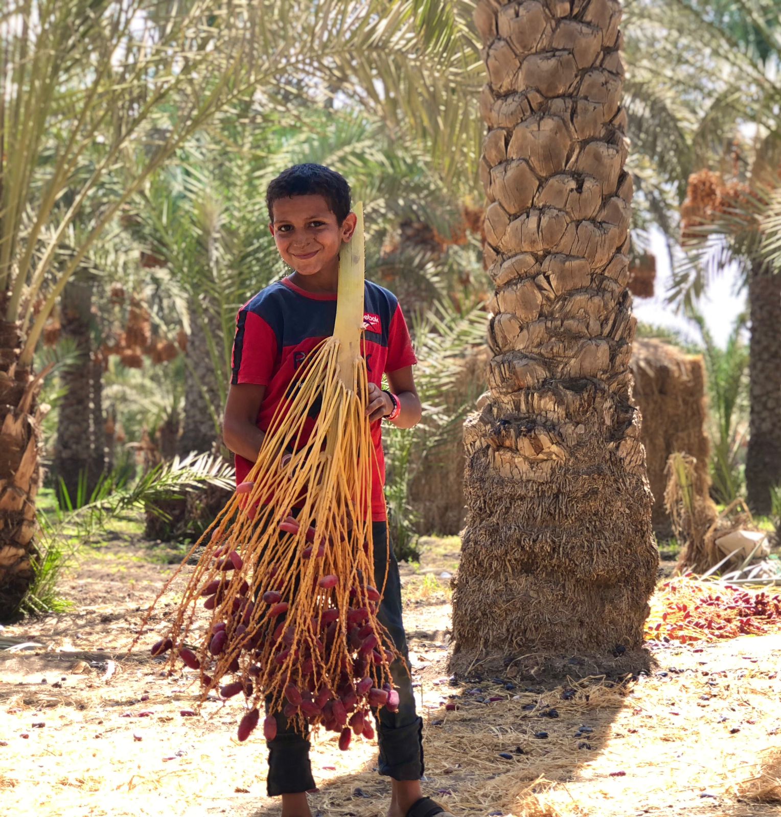 طفل من قرية المرازيق