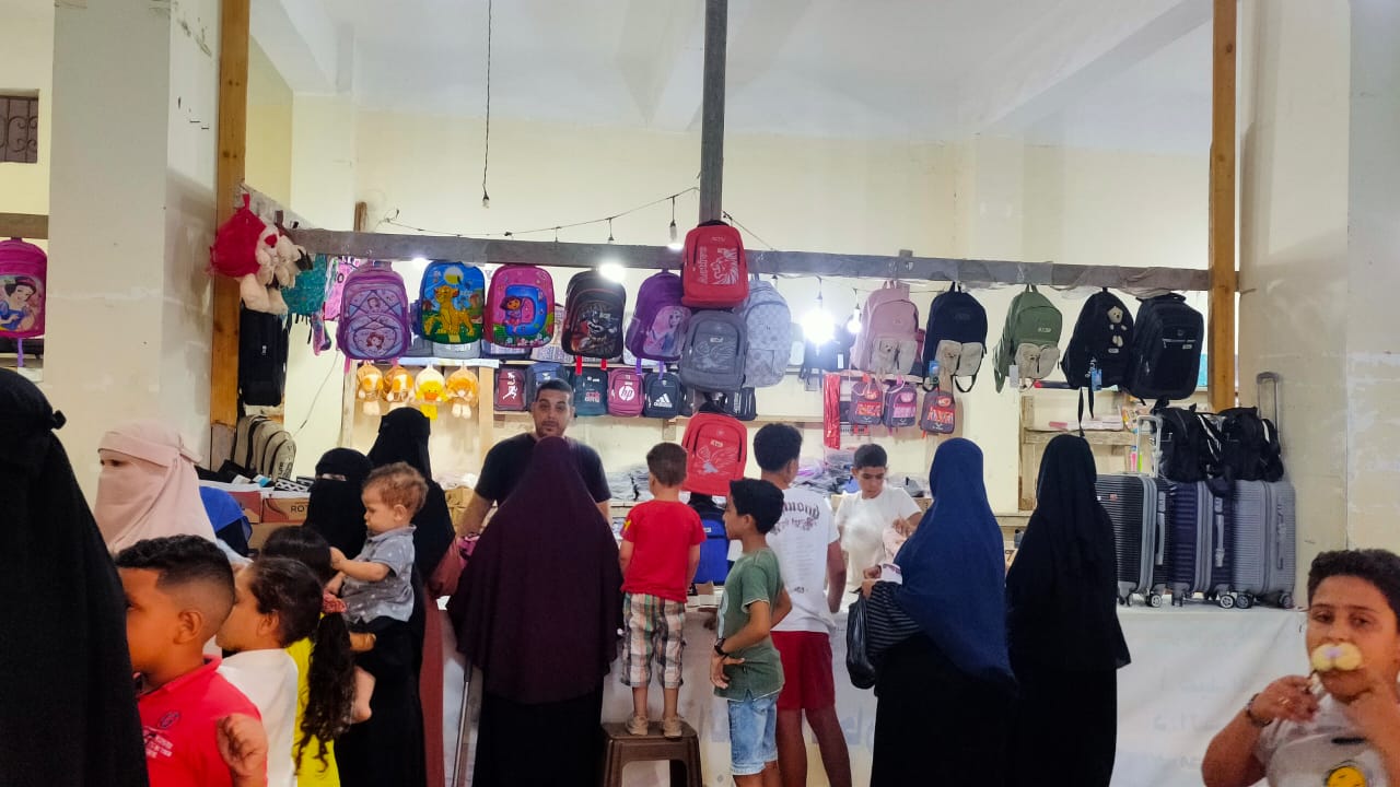 جانب من الحضور في المعرض بالبرلس