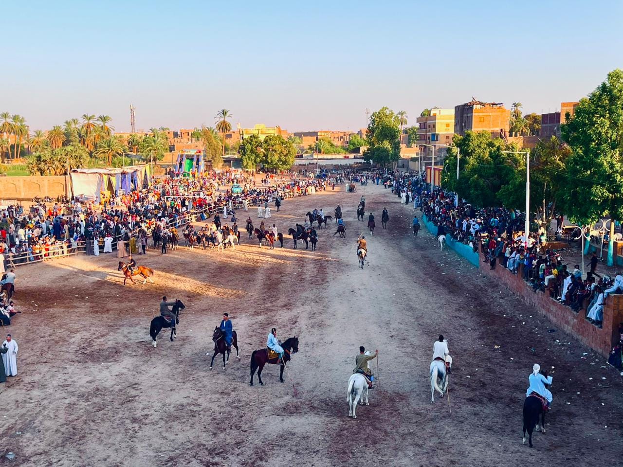 اقبال كبير بمرماح الخيول فى قرية منشأة العمارى بالأقصر