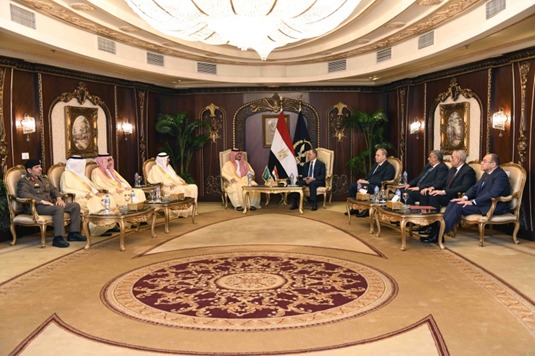 وزير الداخلية يعقد جلسة مباحثات مشتركة مع نظيره السعودي.. صور وفيديو