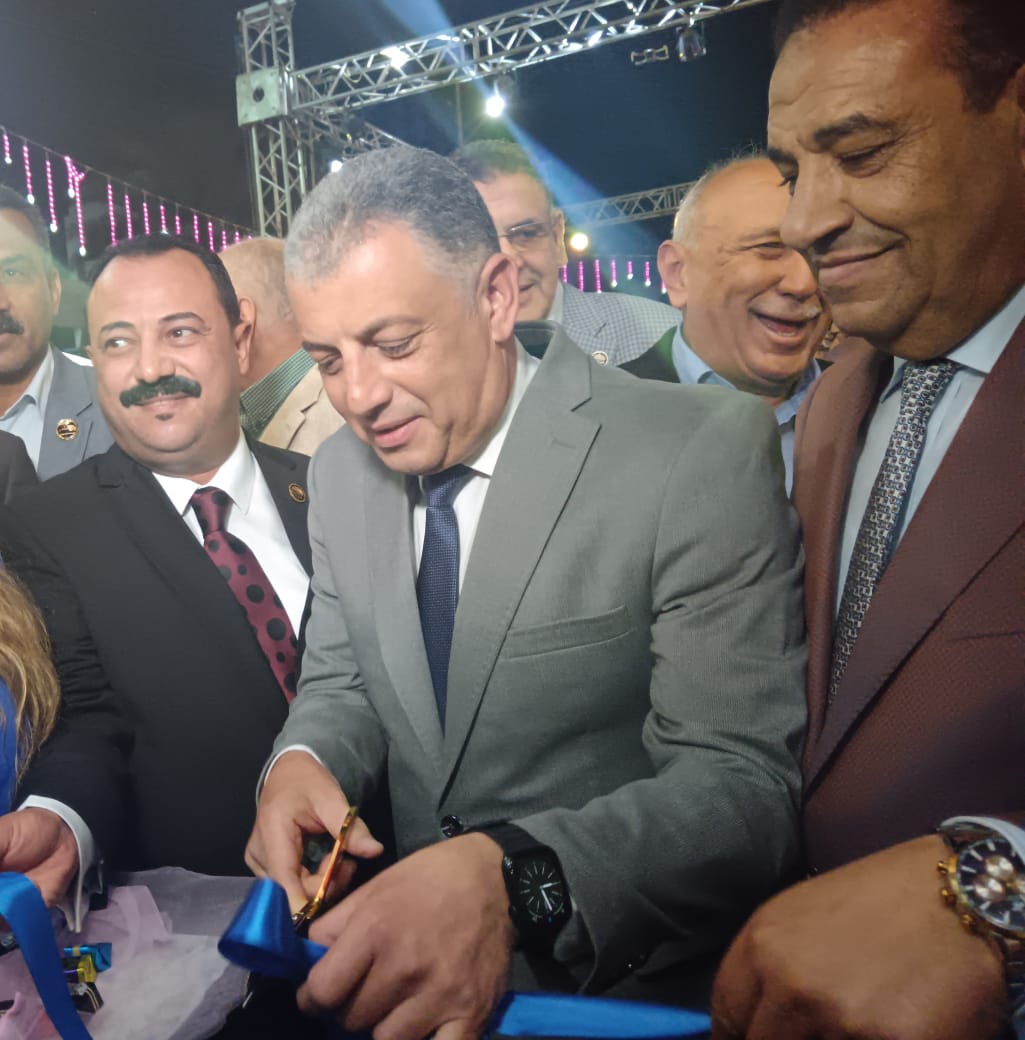 محافظ الإسماعيلية يفتتح المعرض محافظ الإسماعيلية يفتتح المعرض