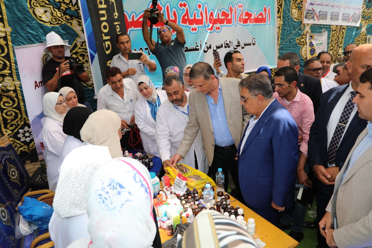 وزير الزراعة يفتتح القافلة البيطرية بالدقهلية وزير الزراعة يفتتح القافلة البيطرية بالدقهلية