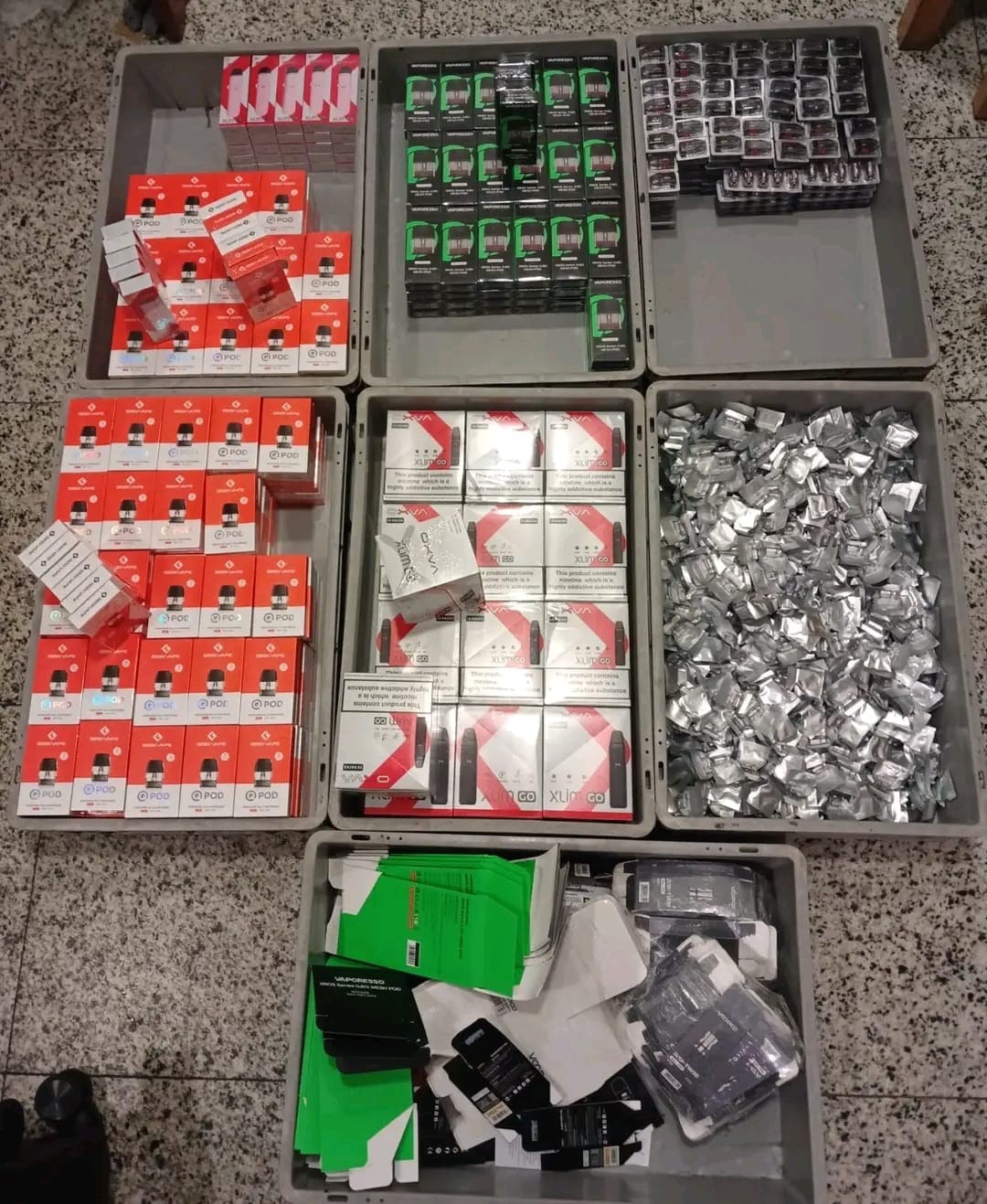 جمارك برج العرب تضبط تهريب عدد من السجائر الإلكترونية ومسلزماتها