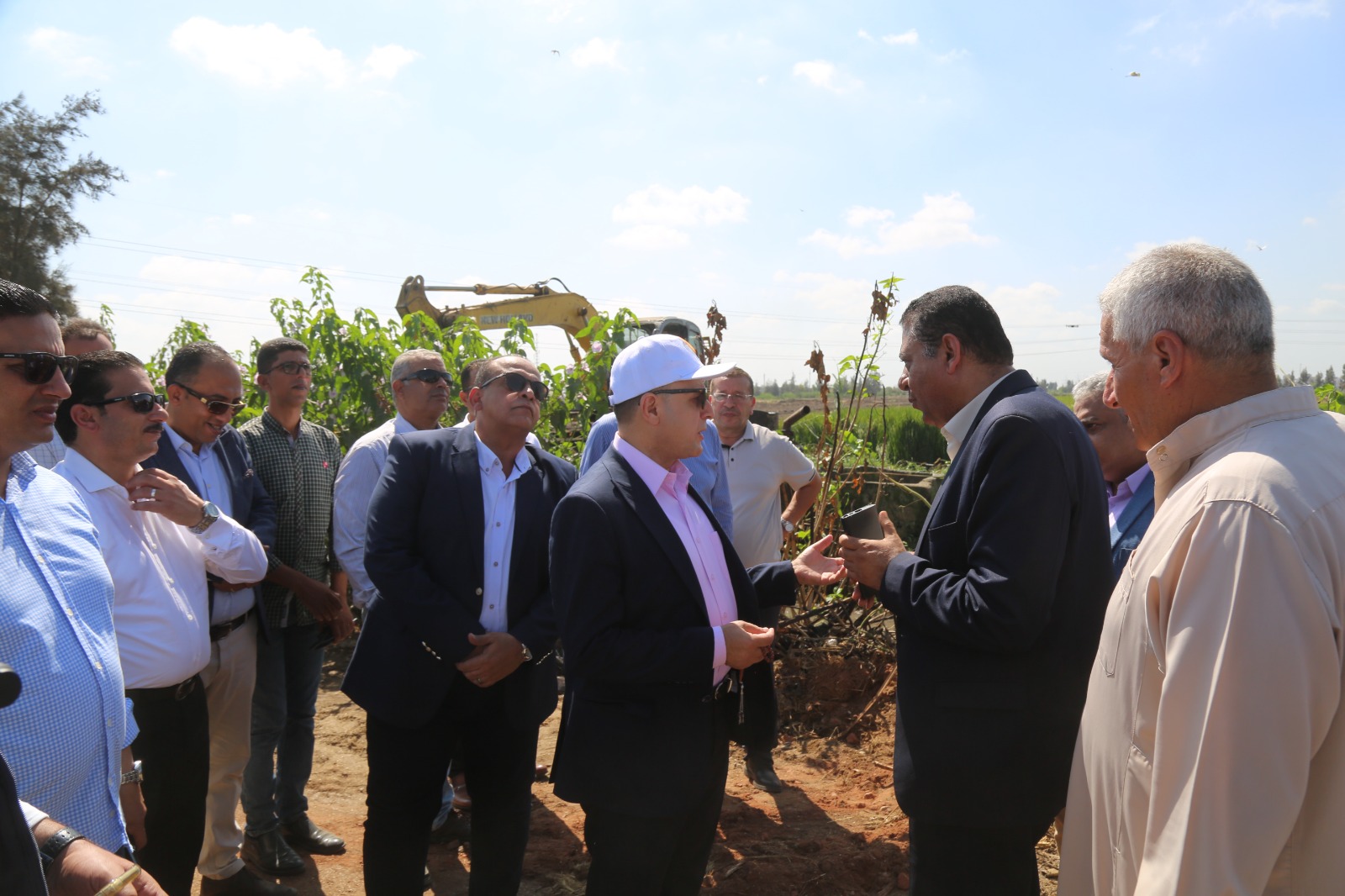 محافظ كفر الشيخ يوجه بتطهبر الترع محافظ كفر الشيخ يوجه بتطهبر الترع