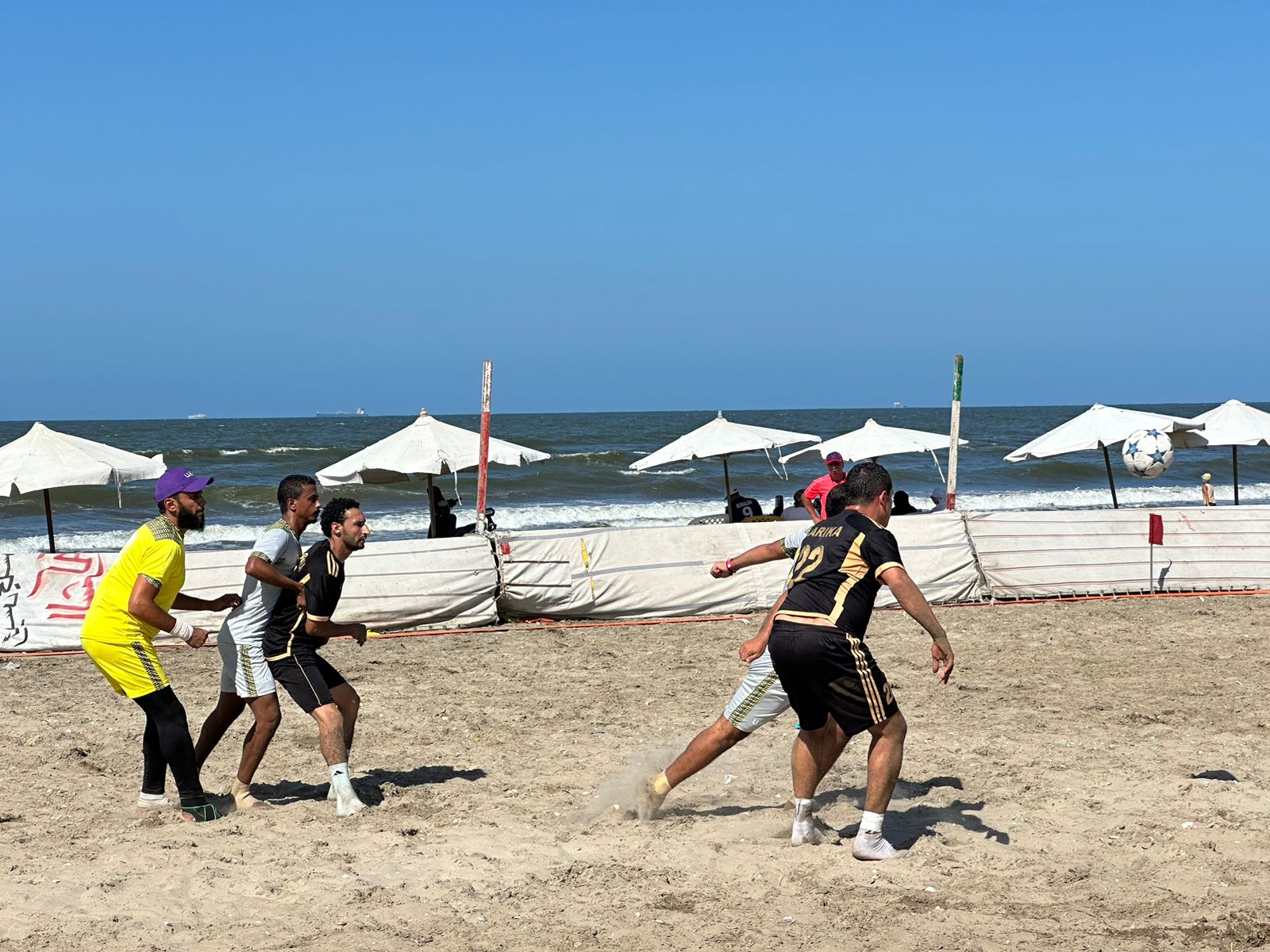 اللعب علي السلطئ اللعب علي السلطئ