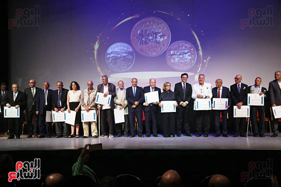 تكريم الحاصلين على النيل