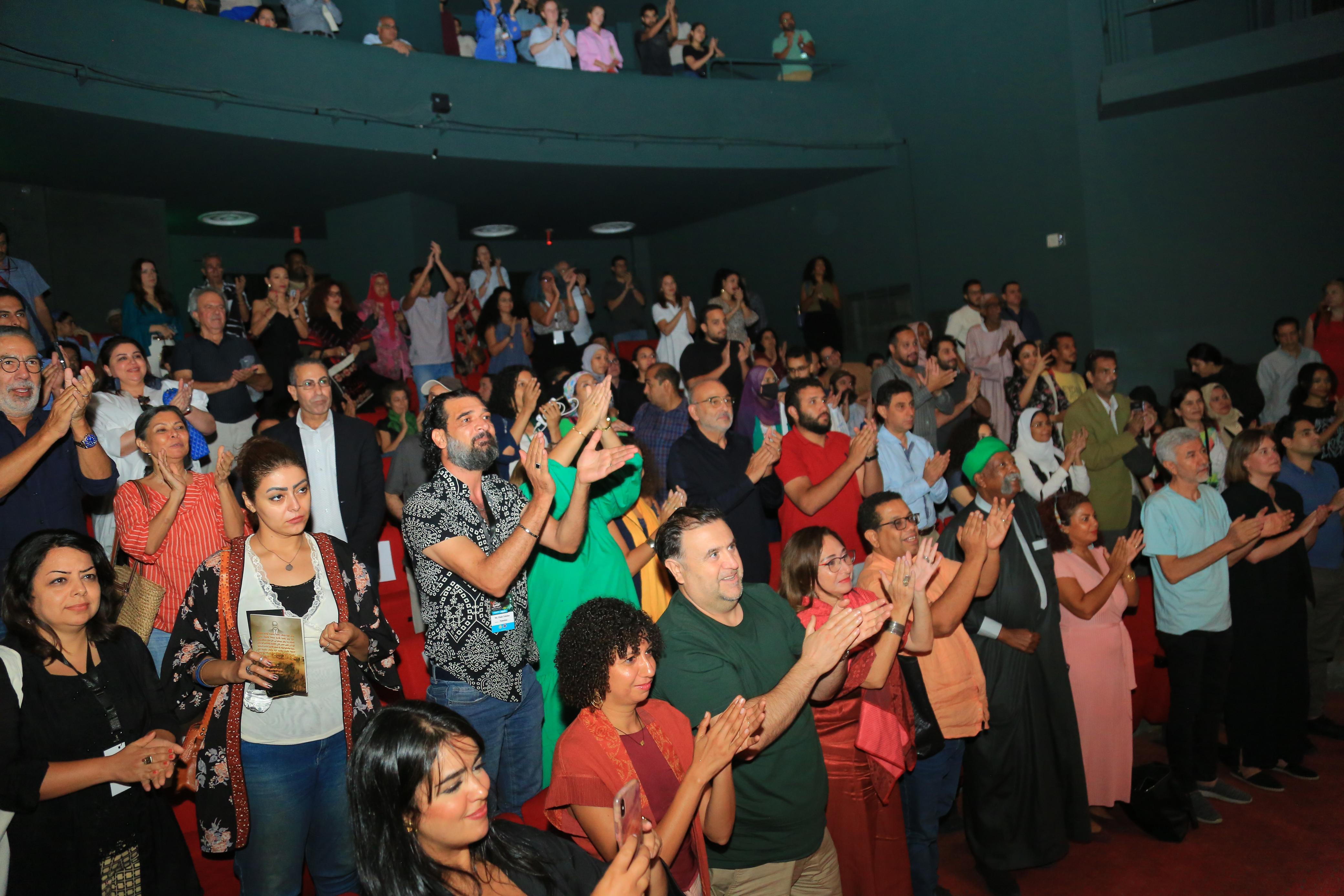 اقبال جماهيري علبي كل العروض  (2)