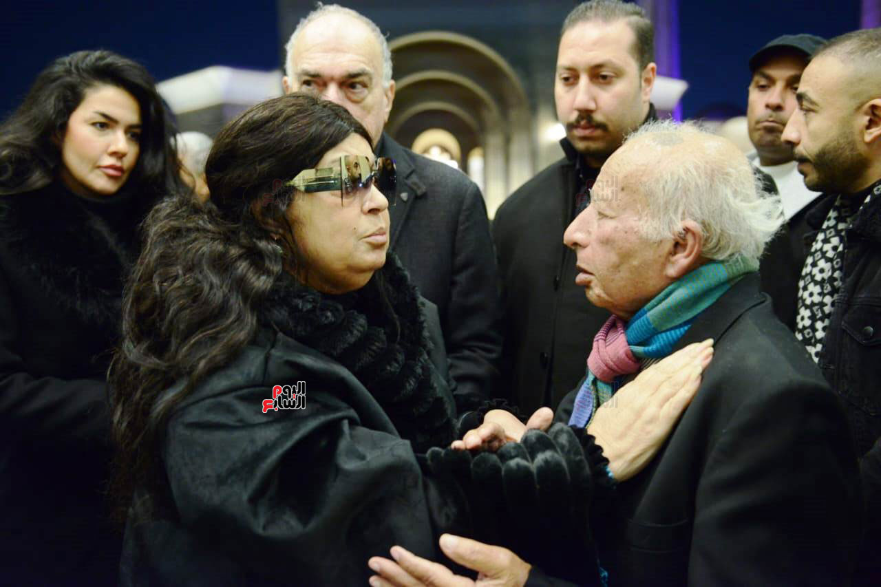 هانى شنودة وفيفى عبده فى عزاء عدوية