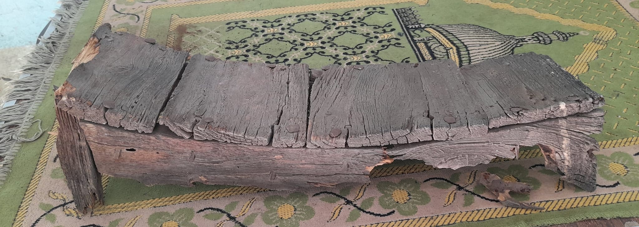 أخشاب المئذنة تعود لـ976 سنة