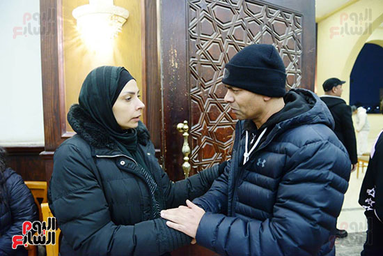 محمد محيى يقدم واجب العزاء فى عدوية