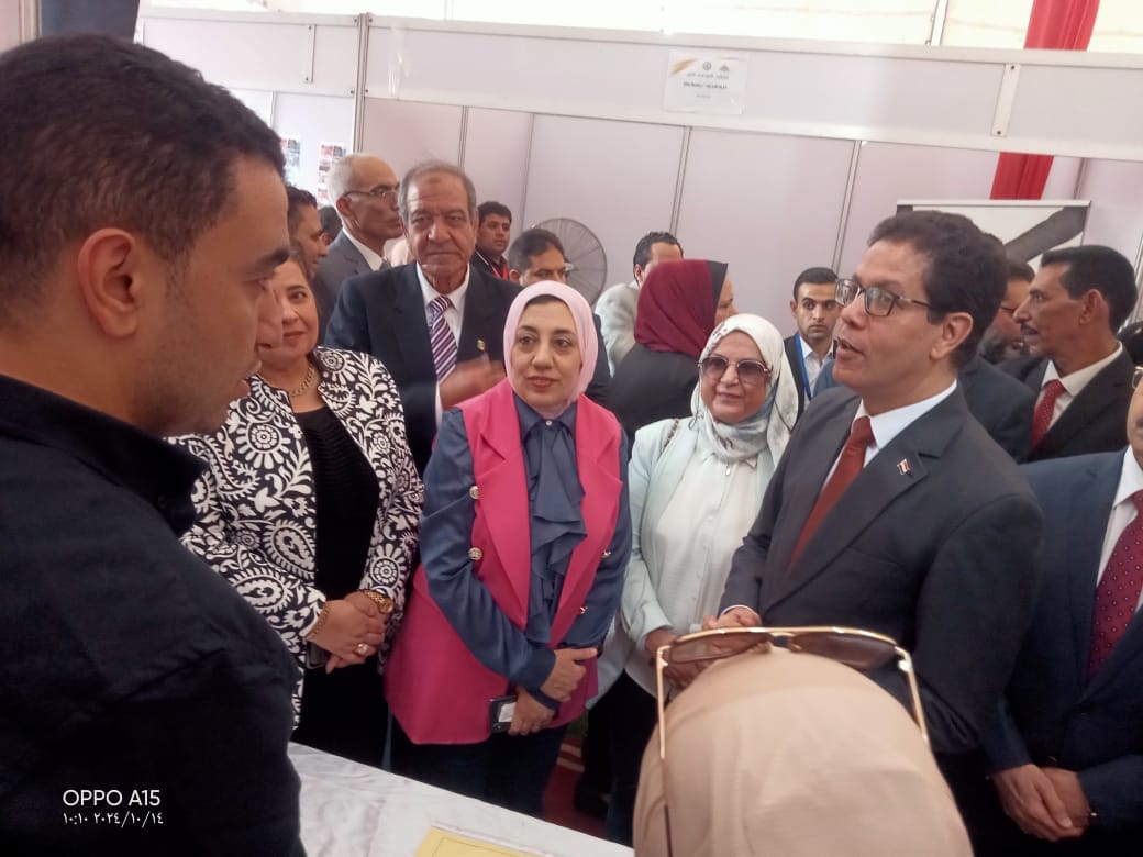جانب من الملتقى جانب من الملتقى