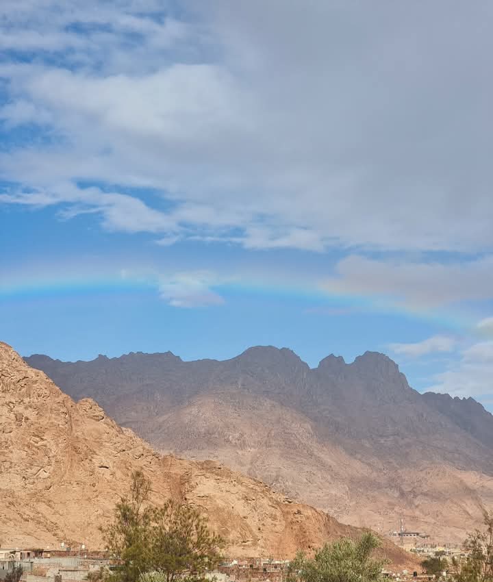 قوس قزح يملأ مدينة سانت كاترين قوس قزح يملأ مدينة سانت كاترين