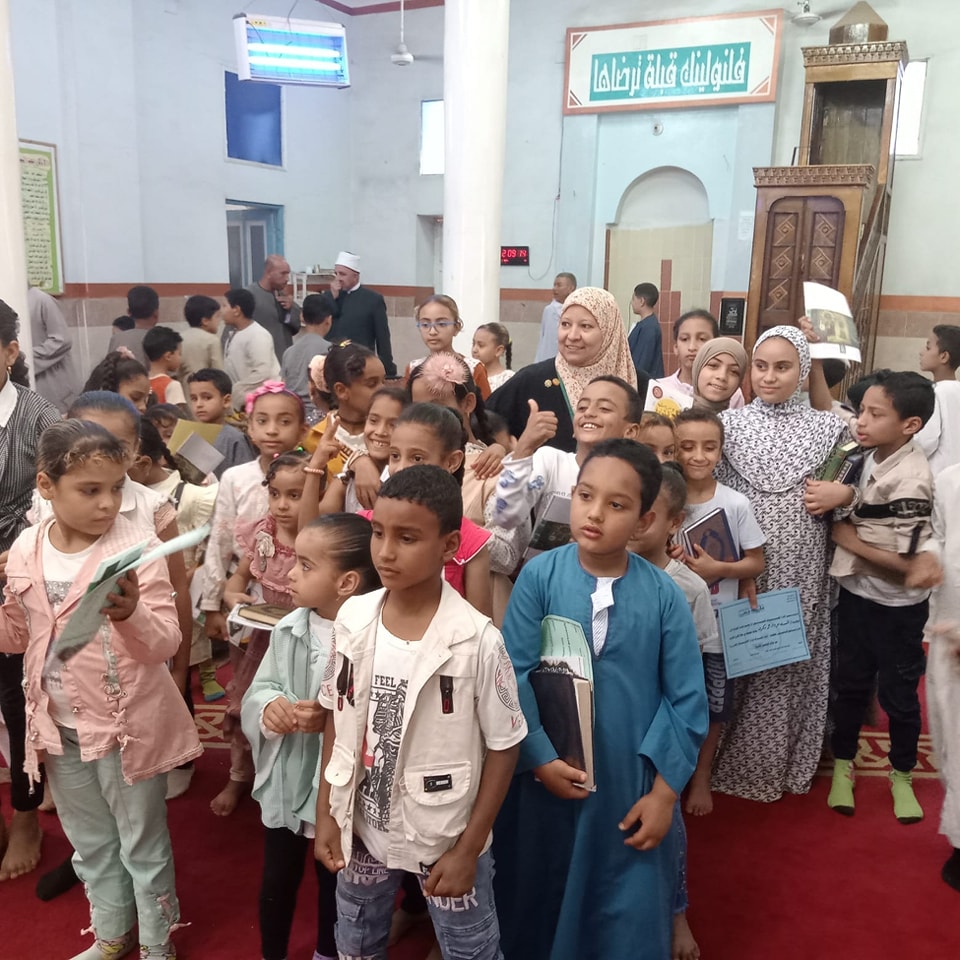 دعم الأطفال فى المساجد بقرية أصفون