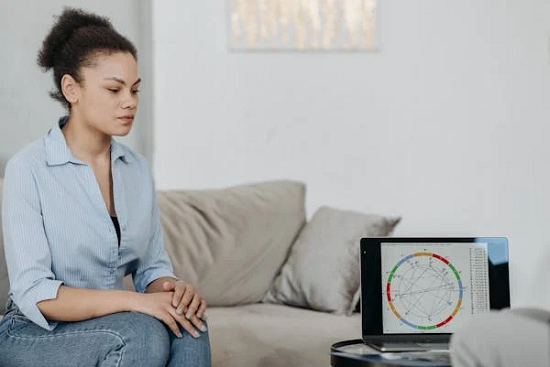 أصحاب أبراج أكثر حساسية أصحاب أبراج أكثر حساسية