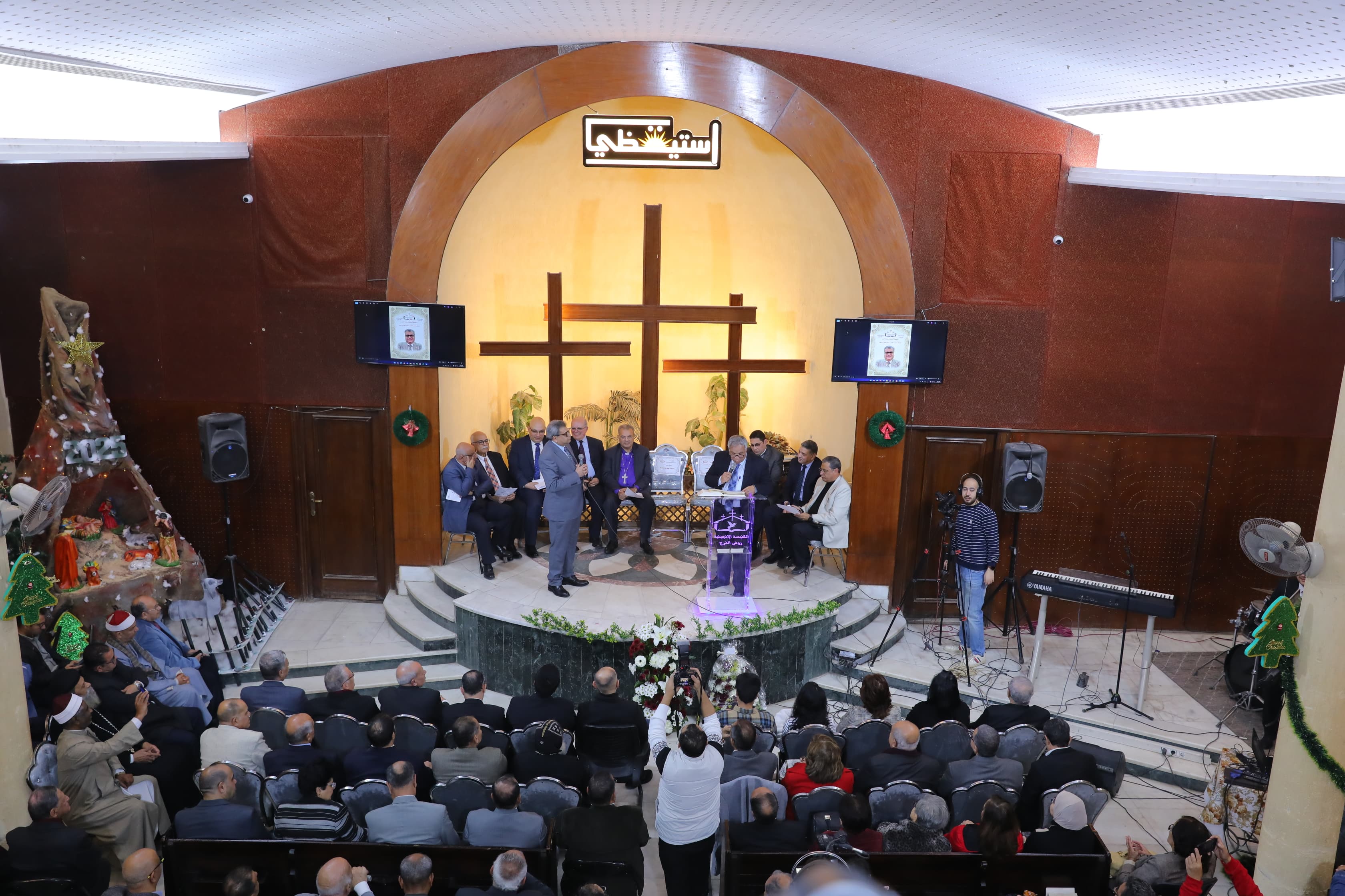 الحضور فى حفل التجليس الحضور فى حفل التجليس