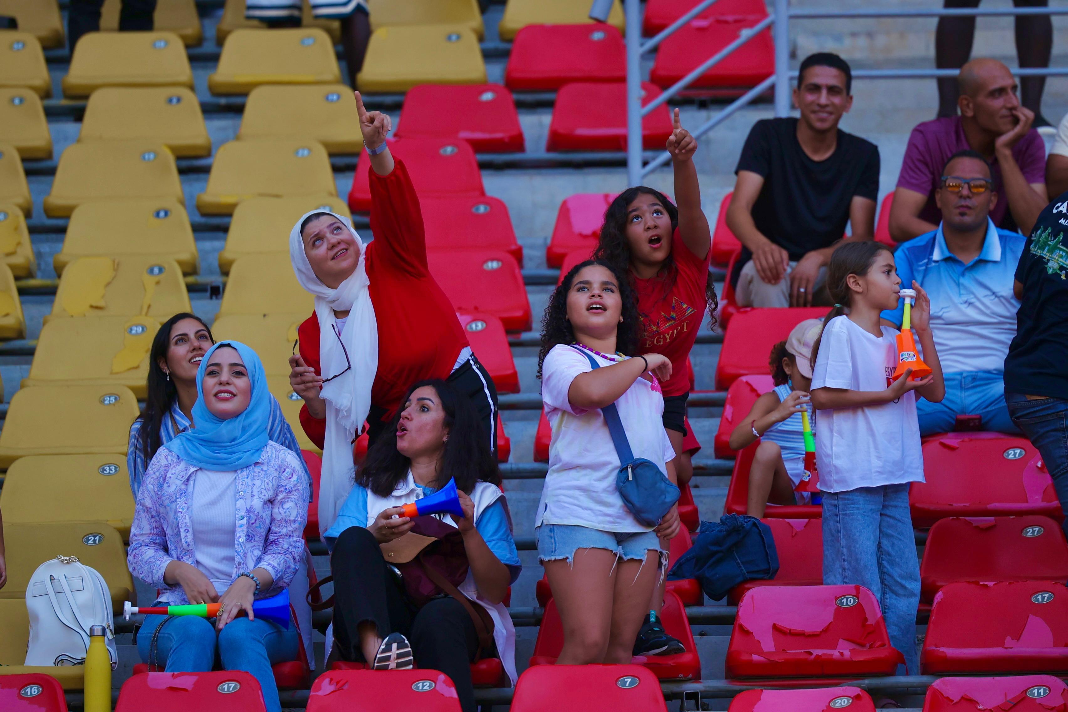 بعض من افراد الجالية المصرية