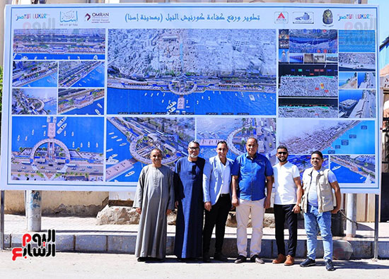 رئيس-المدينة-أمام-ماكيت-تطوير-ورفع-كفاءة-كورنيش-مدينة-إسنا