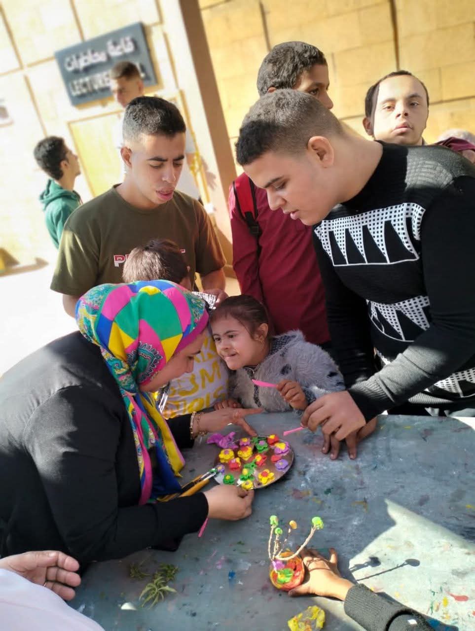 جانب من عمل الورش (1)