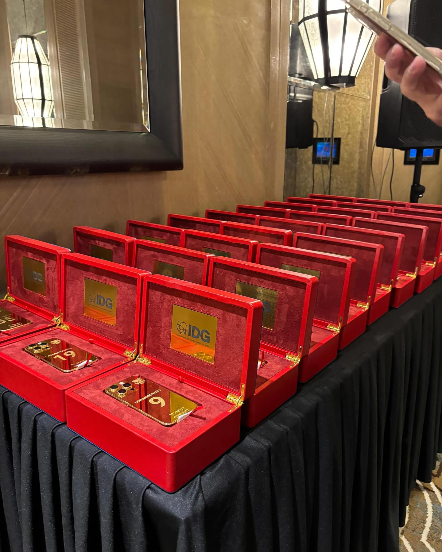 الايفونات الذهبية