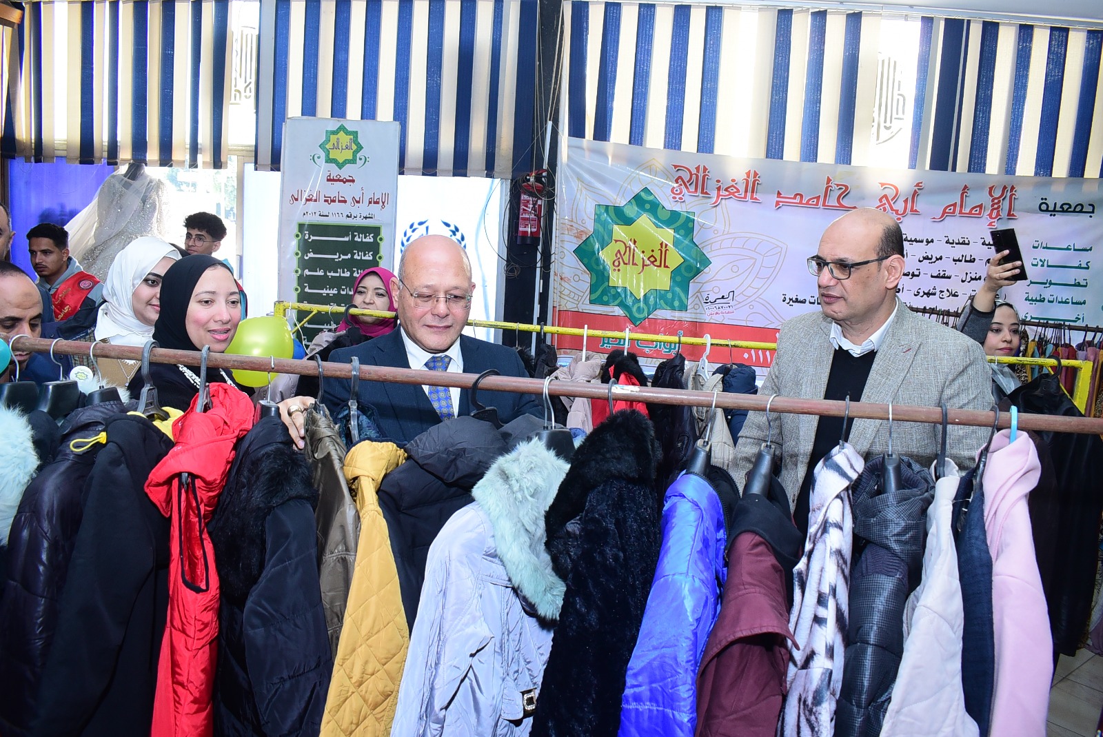 ملابس متنوعة 