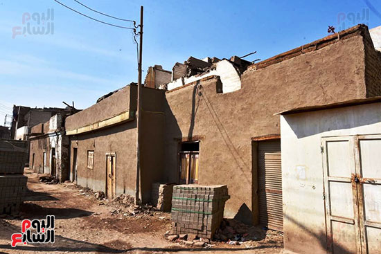 عمليات-تطوير-المنازل-التاريخية-منطقة-محيط-معبد-إسنا