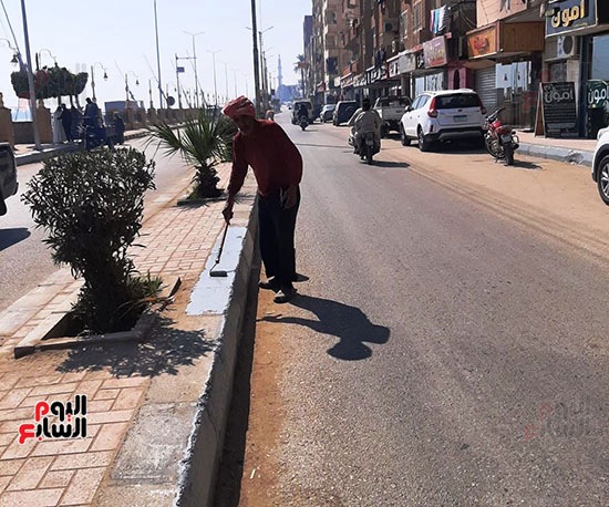 مدينة-إسنا-تنهى-الدهانات-وترميم-الأرصفة-بالكورنيش