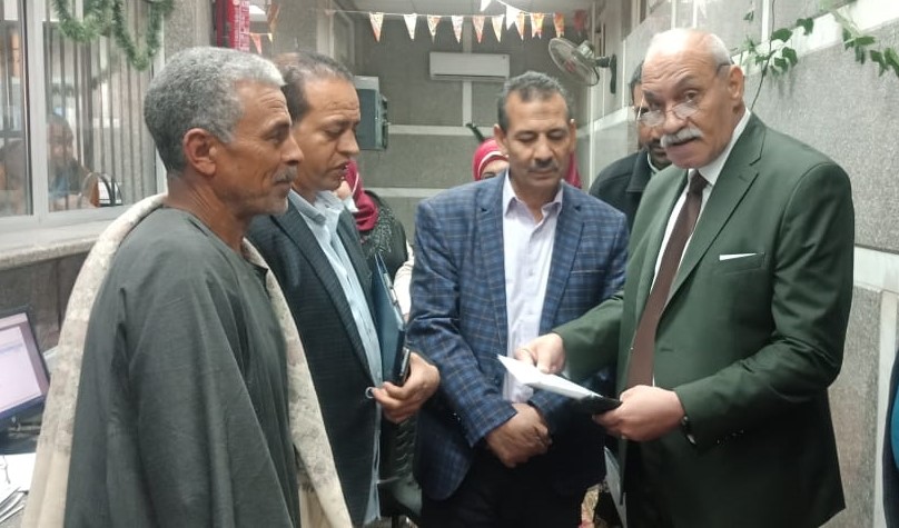 السكرتير العام يتابع شهادات التصالح السكرتير العام يتابع شهادات التصالح