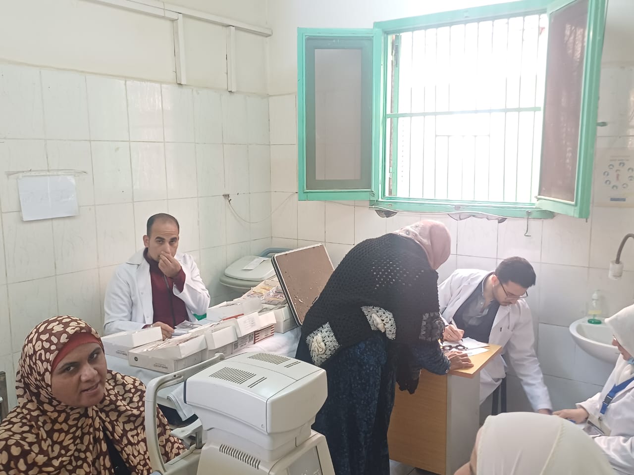 خلال الكشف على المواطنين خلال الكشف على المواطنين