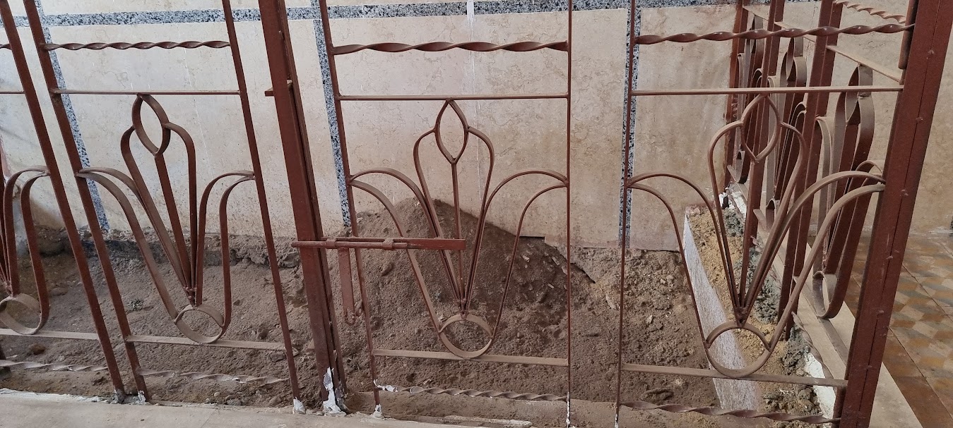 هنا يرقد صاحب الصوت الباكى