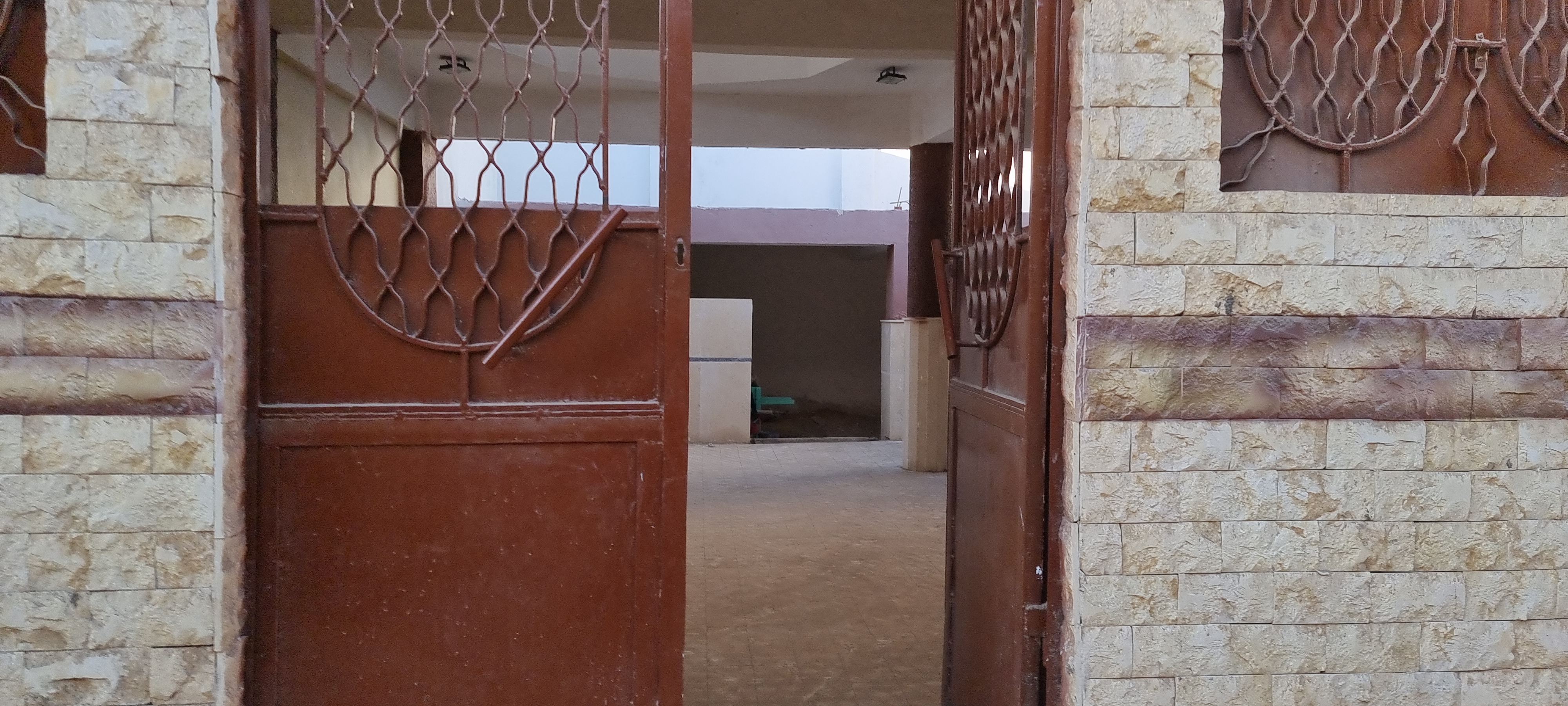 مدخل المقبرة الرئيسى