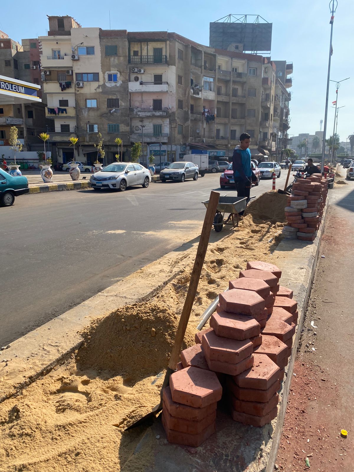 تركيب الإنترلوك ورفع كفاءة الأرصفة والجزر الوسطى بمدينة كفر الشيخ تركيب الإنترلوك ورفع كفاءة الأرصفة والجزر الوسطى بمدينة كفر الشيخ