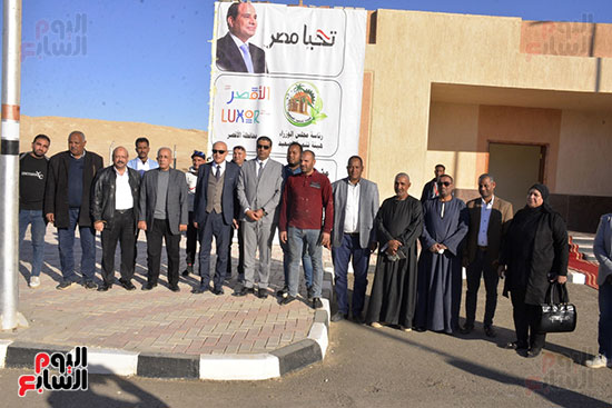 المحافظ-يتفقد-مجمع-الصناعات-الغذائية-بإسنا المحافظ-يتفقد-مجمع-الصناعات-الغذائية-بإسنا