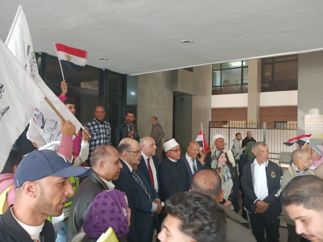 جانب من المتابعة جانب من المتابعة