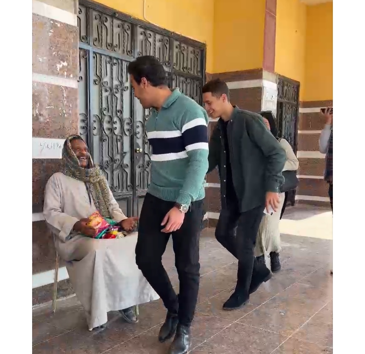 فرحة العامل