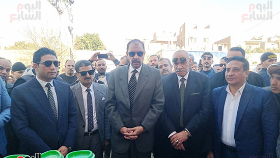 المحافظ-ونائبه-بالسوق المحافظ-ونائبه-بالسوق