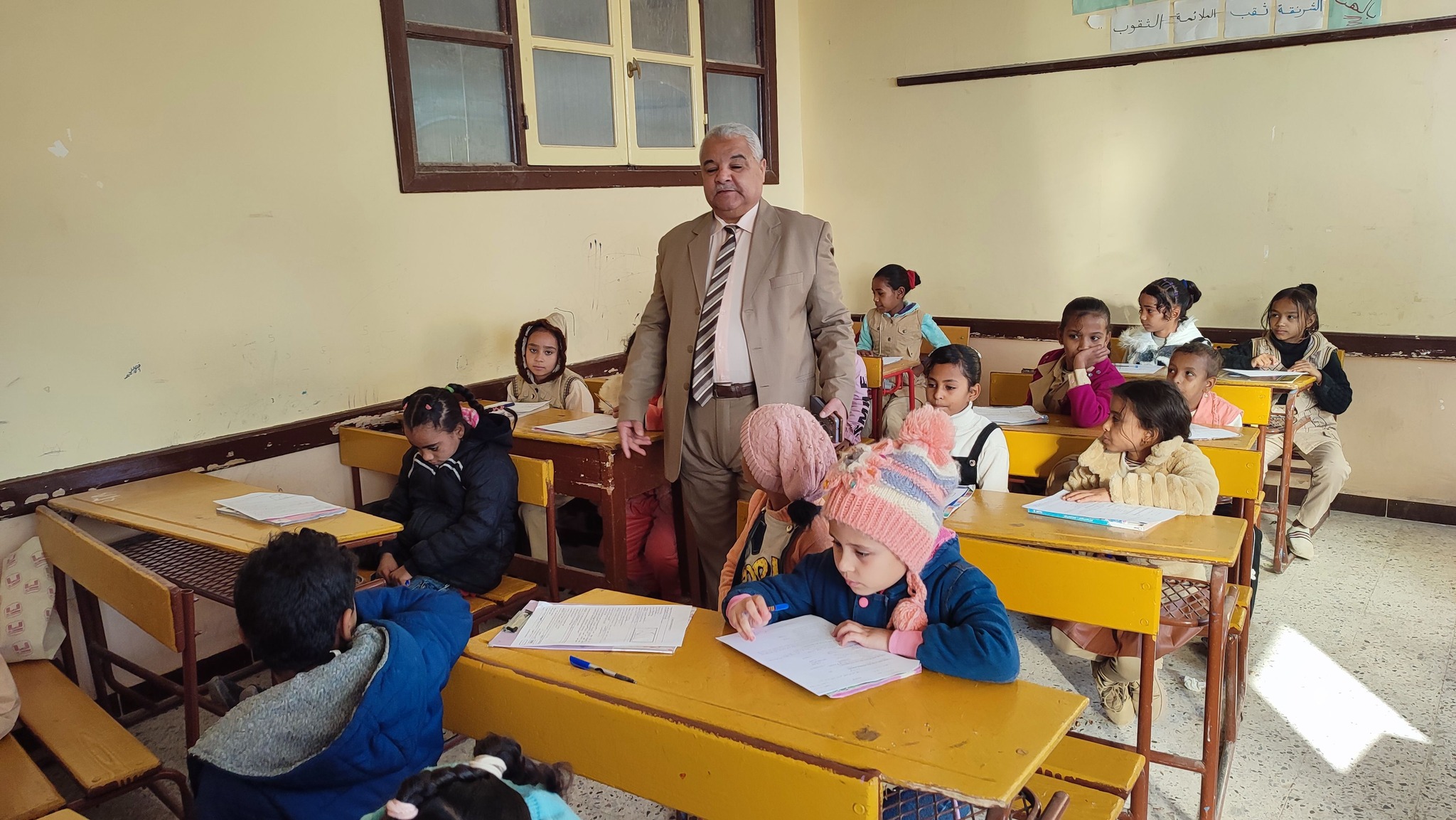 متابعة إمتحانات نصف العام ودعم التلاميذ والطلبة في المدارس