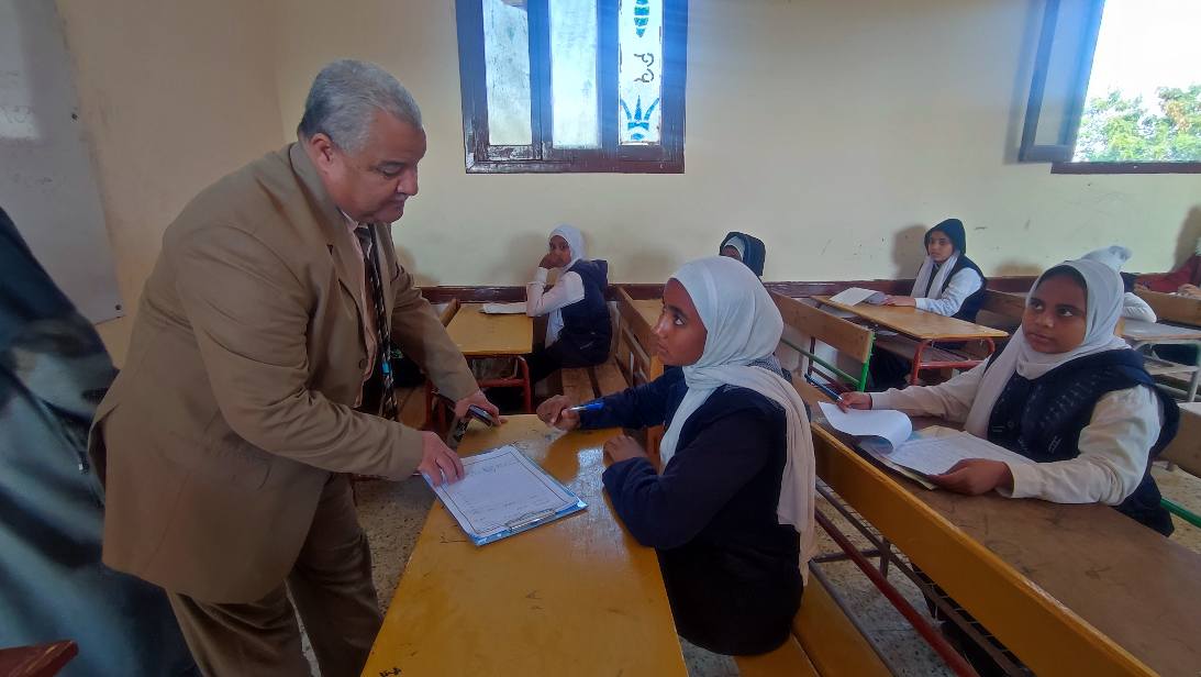 جولات وكيل الوزارة على إمتحانات نصف العام ودعم الطلبة