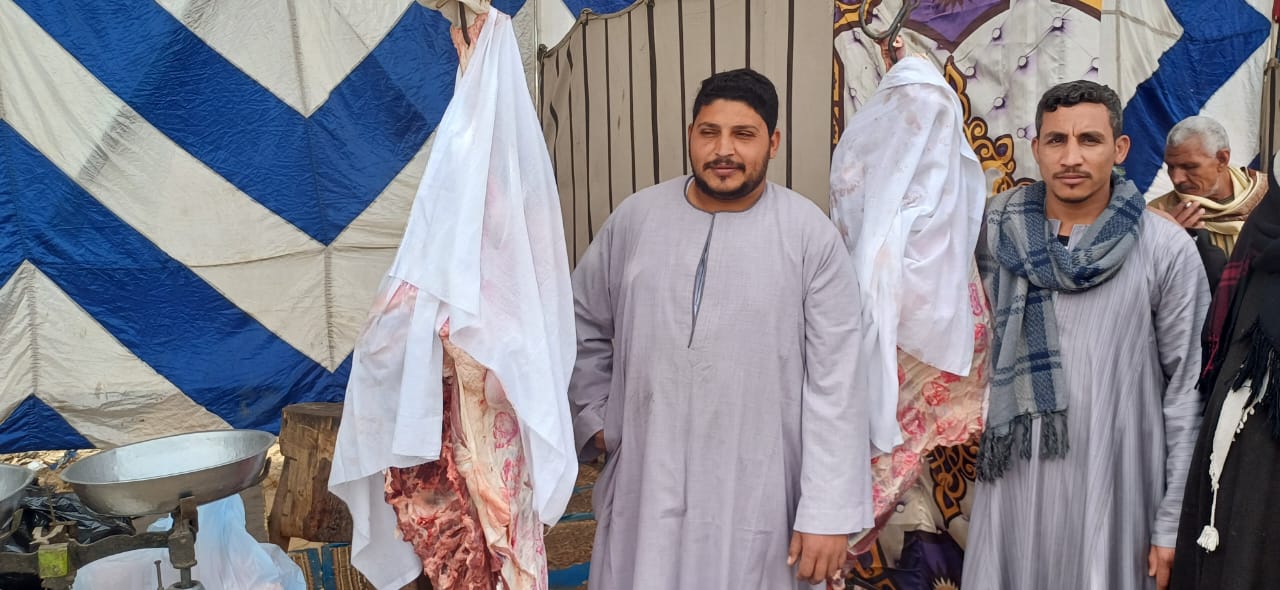 بيع اللحوم في أسواق اليوم الواحد بمحافظة سوهاج