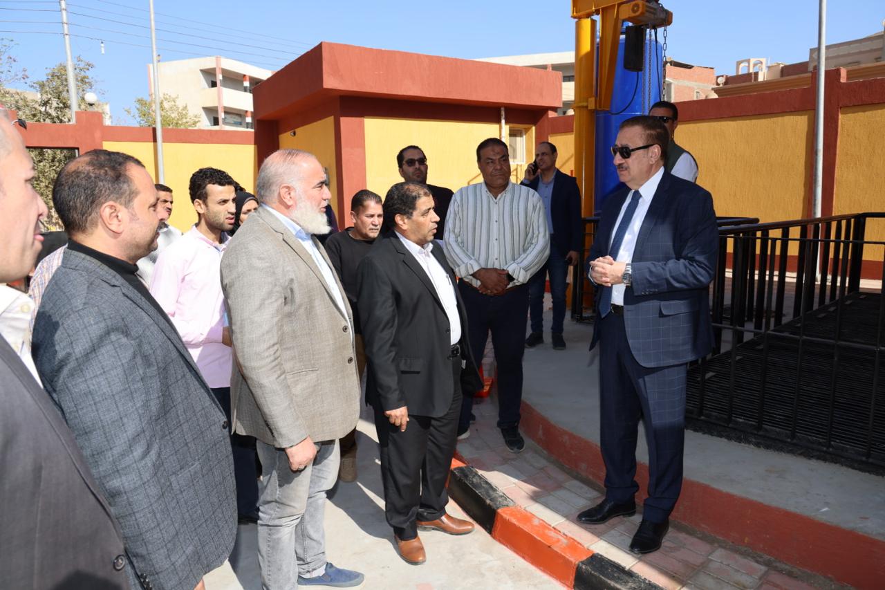 اثناء تسليم محطة صرف صحى اثناء تسليم محطة صرف صحى