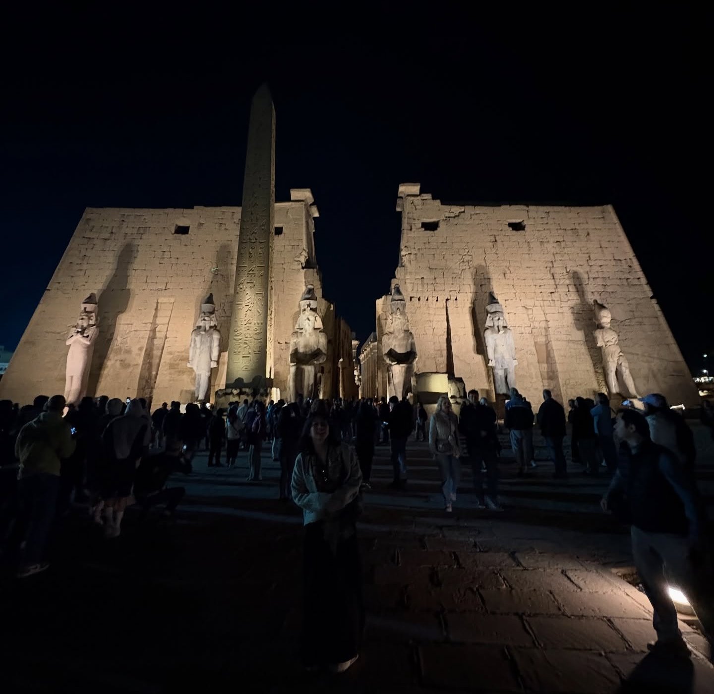 الإقبال السياحى المبهر فى معبد الأقصر